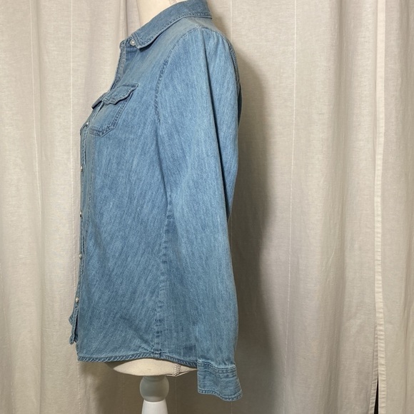 Charter Clup petite fitted light denim blouse - Picture 2 of 5